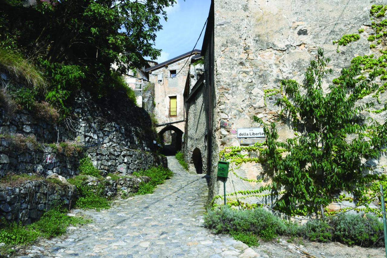 Agriturismo Nonnamelia Nasino Εξωτερικό φωτογραφία