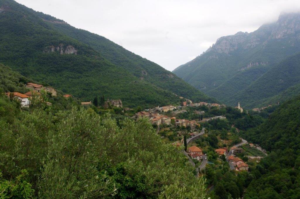 Agriturismo Nonnamelia Nasino Εξωτερικό φωτογραφία